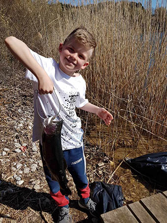 Solbjerggaard Ørredfiskeri 2019 fangst Matti 9 år